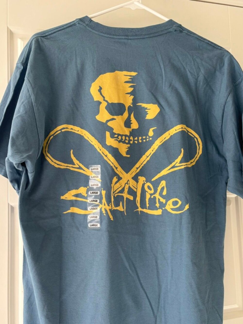 NWT- Men’s size Large Salt Life shirt.